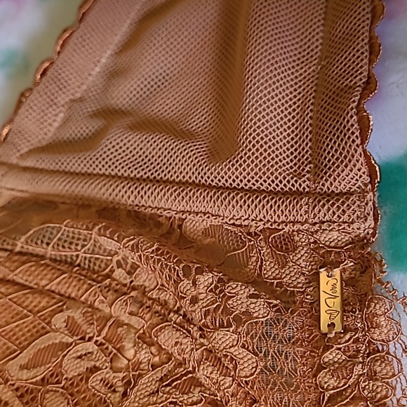 Vera Nude Floral Lace Unlined Balconette Bra - Picture 7 of 7